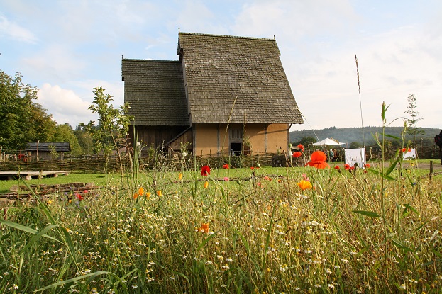 mittelalterhausnienover.jpg